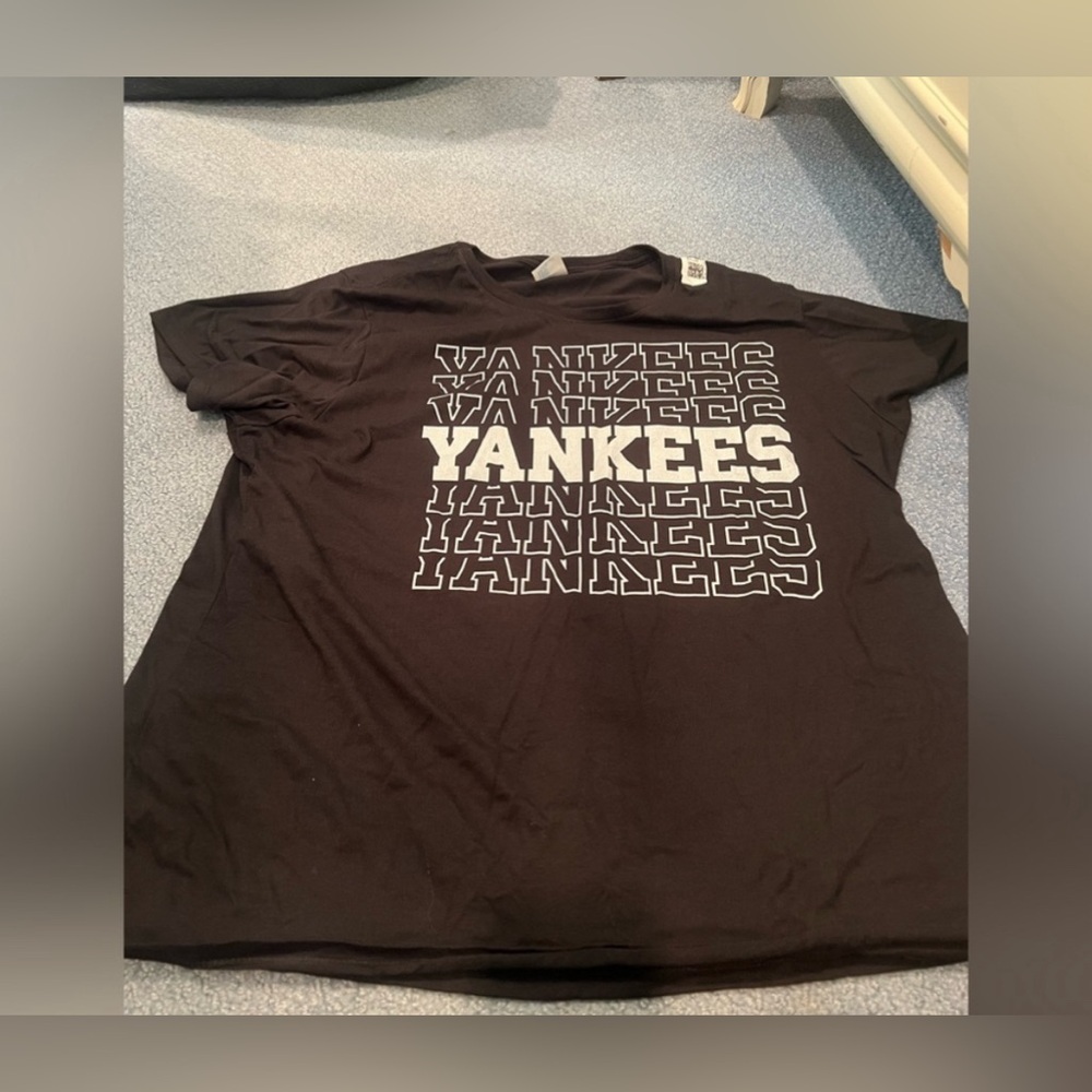 NY New York Yankees MLB  Port & Company Women XL tee shirt NWT host pick - Picture 4 of 9